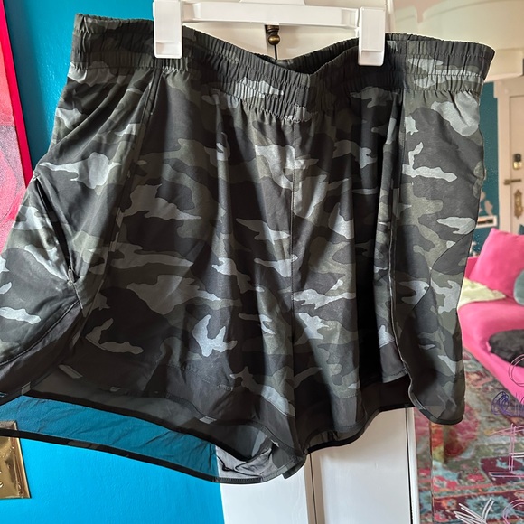 7 item Athleta bundle EUC. Size 2x - Picture 6 of 16